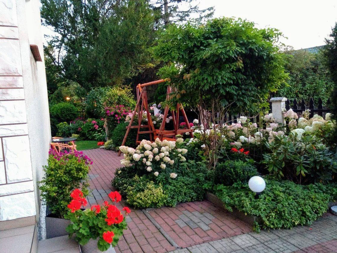 Ogród z altanką